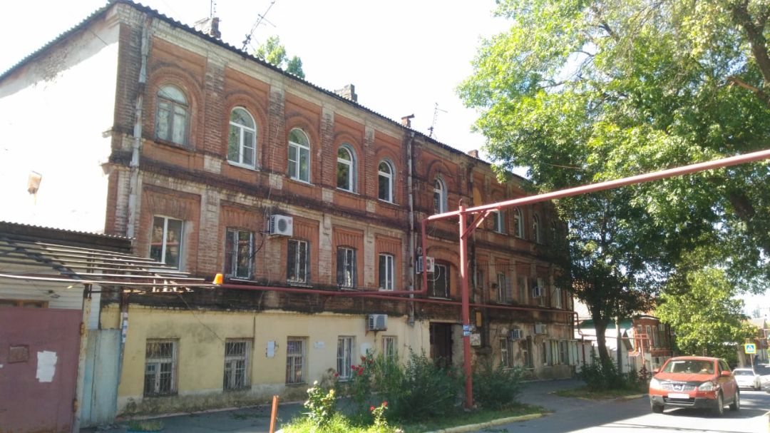 Посуточно арендуемая квартира на Красных Зорях 142 в Ростове-на-Дону