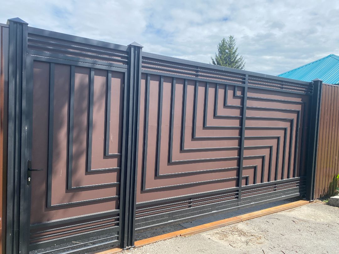 Откатные ворота в современном стиле на заказ в Тюмени