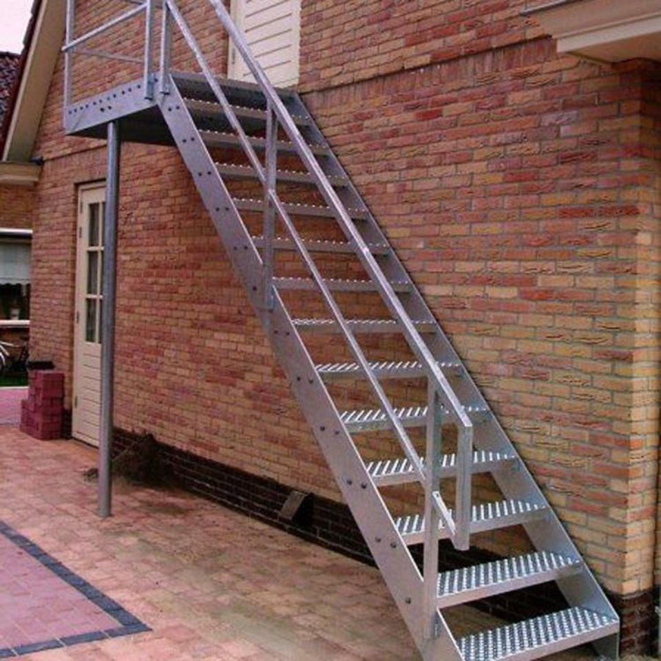 Изготовление и монтаж лестниц на металлокаркасе под ключ в Самаре и Самарской области - тел. 989-02-13