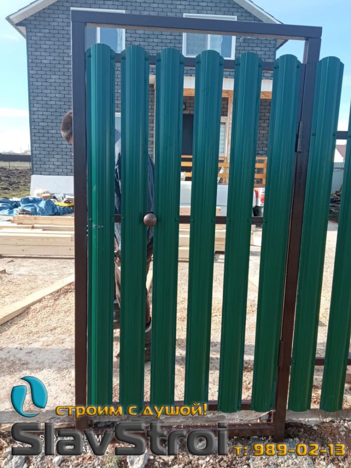 Заборы, ворота, калитки - ограждения из профнастила с установкой под ключ в Самаре и Самарской области - тел. 989-02-13
