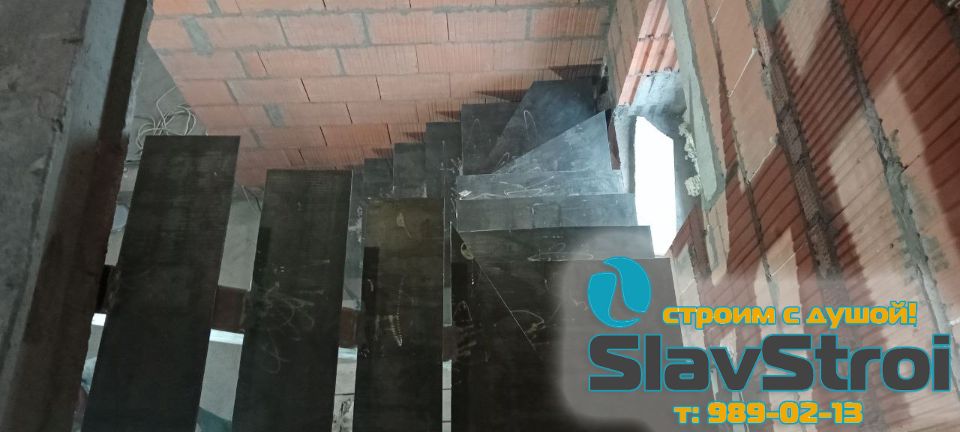 Изготовление и монтаж лестниц на металлокаркасе под ключ в Самаре и Самарской области - тел. 989-02-13