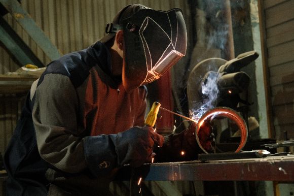 Искра идеи пробуждает внутренний огонь