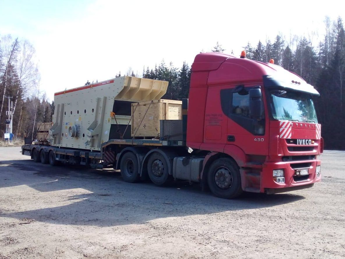 Фура с грузом