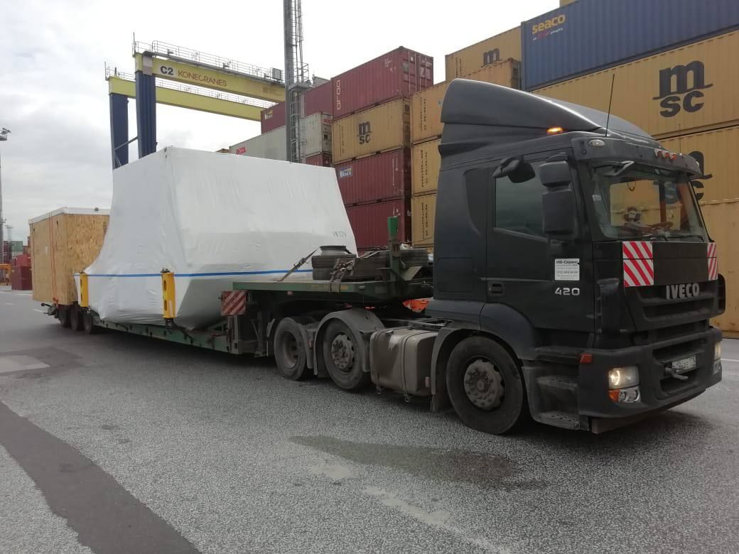 Фура с грузом