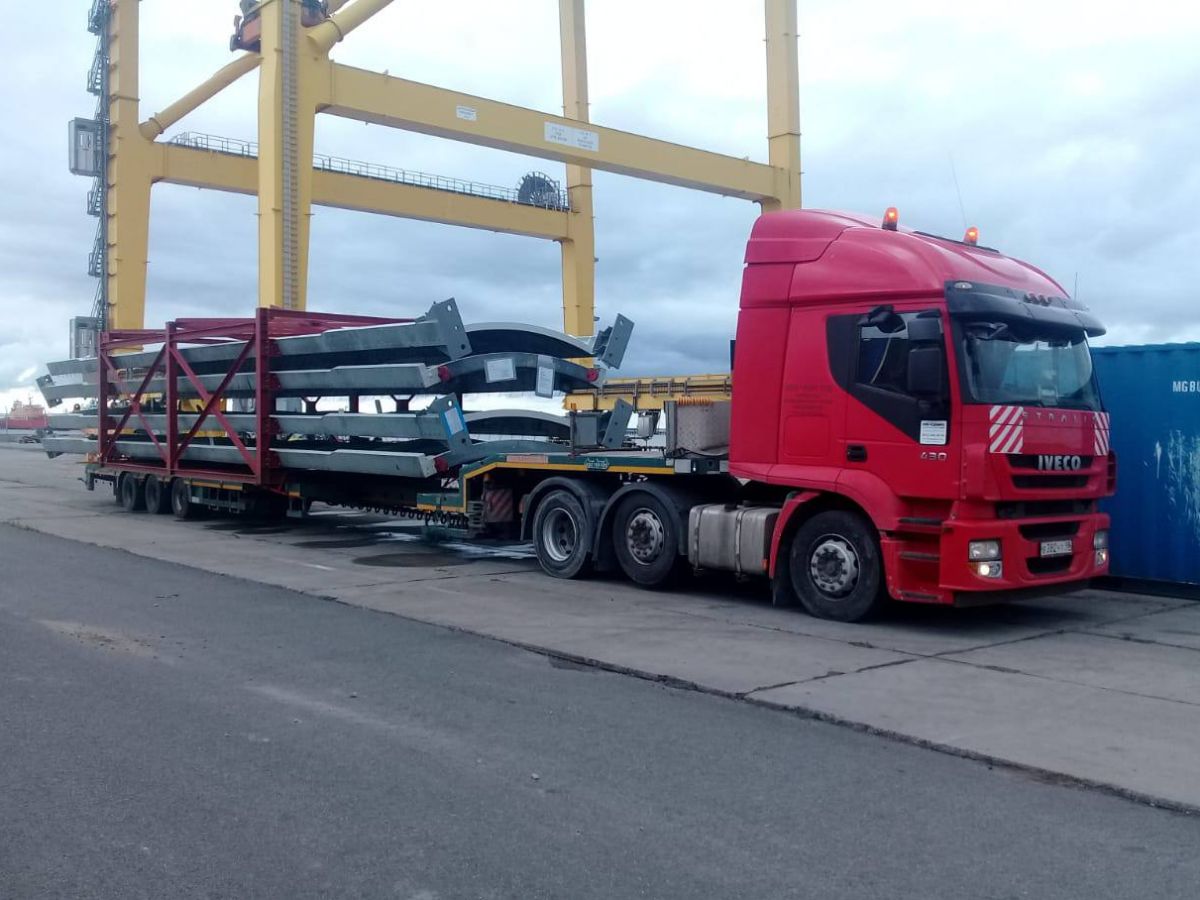 Фура с грузом