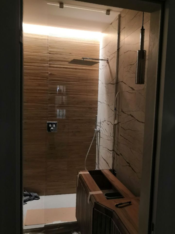 Стеклянная перегородка