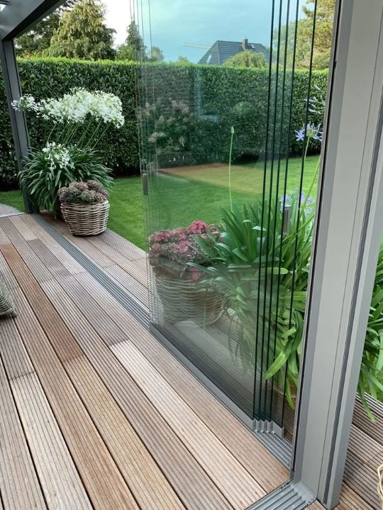 Остекление безрамное