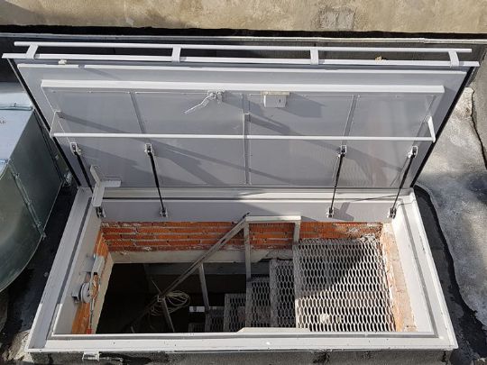 Люк противопожарный