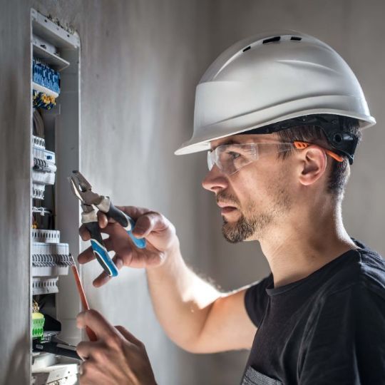 Установка и расключение квартирных щитков