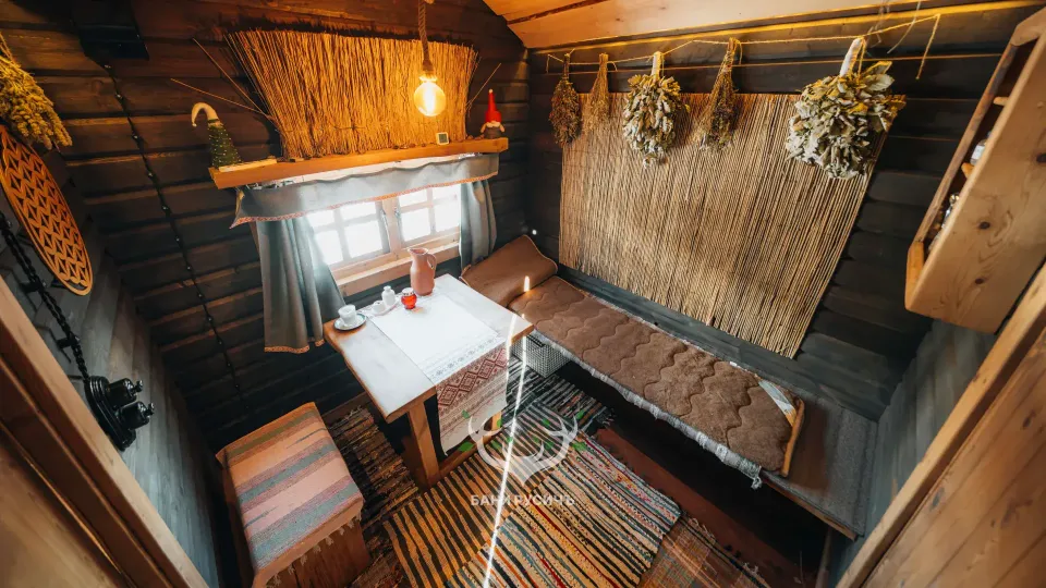 Фото готовой бани - комната отдыха