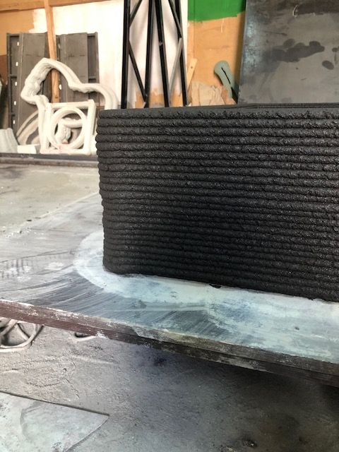 Крупноформатный вазон. Цветная 3д печать бетоном. Графит. ОСНОВАНИЕ