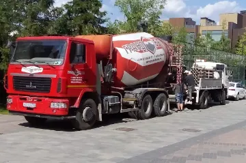 Линейный насос  и бетономешалка в КП Футуро Парк