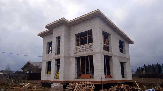 Двухэтажный дом из газобетона