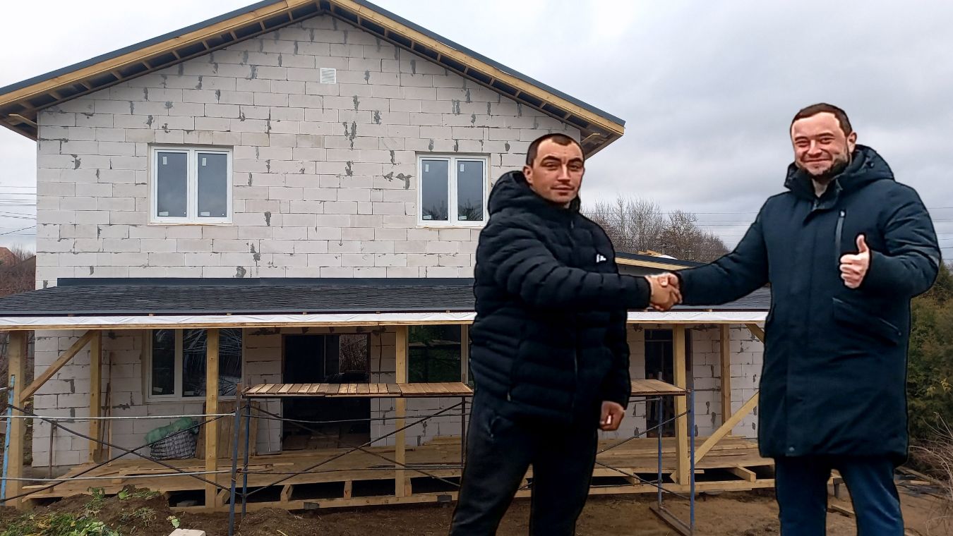 Наша бригада строит дом из газоблока в Новой Москве