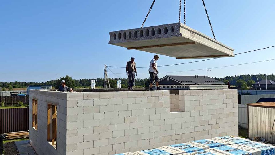 Укладка плит межэтажного перекрытия