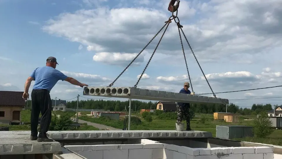 Укладка плит межэтажного перекрытия