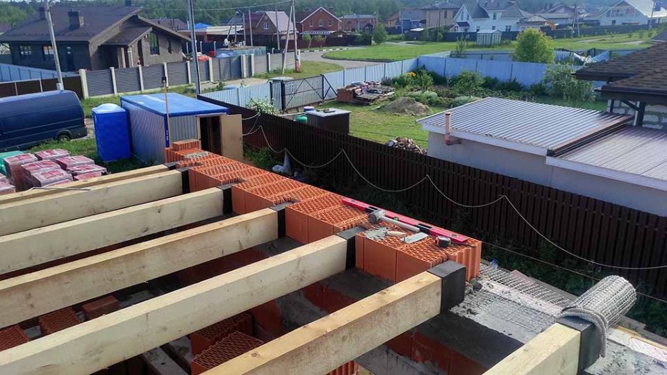 Деревянные балки перекрытия