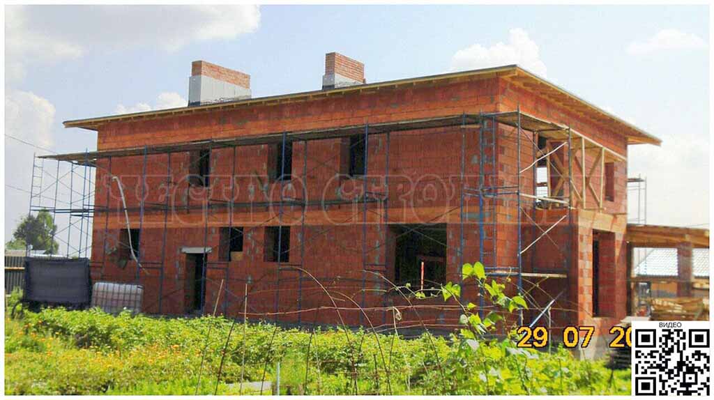 Фото построенного нашей бригадой строителей дома из теплой керамики.