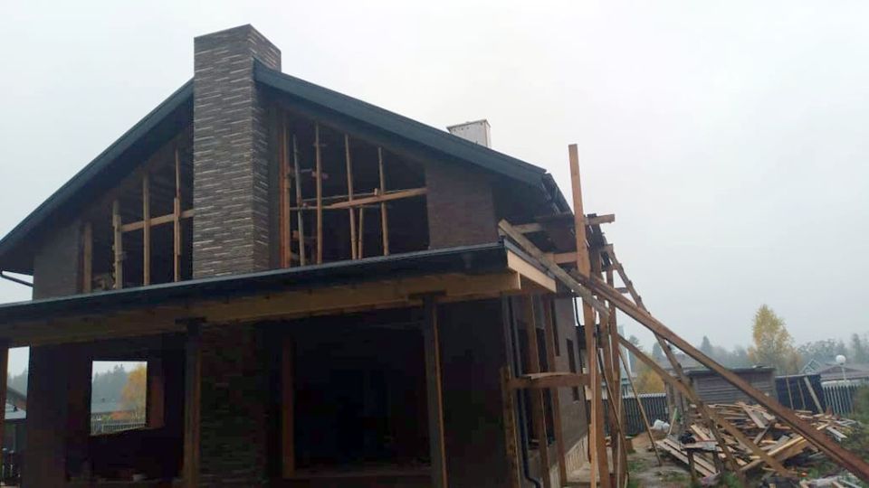 Заканчиваем монтаж софитов