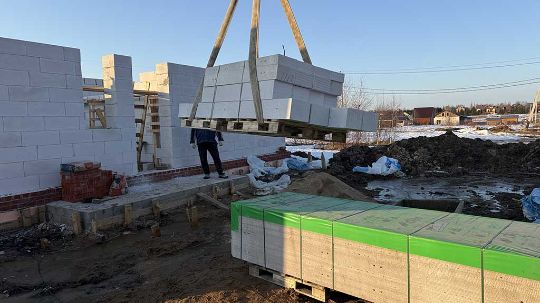 Монтаж оконных перемычек