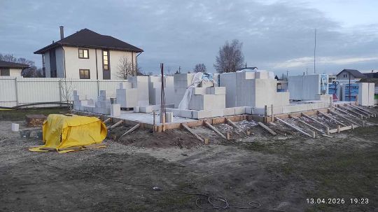 Заканчиваем первый этаж дома из газоблока