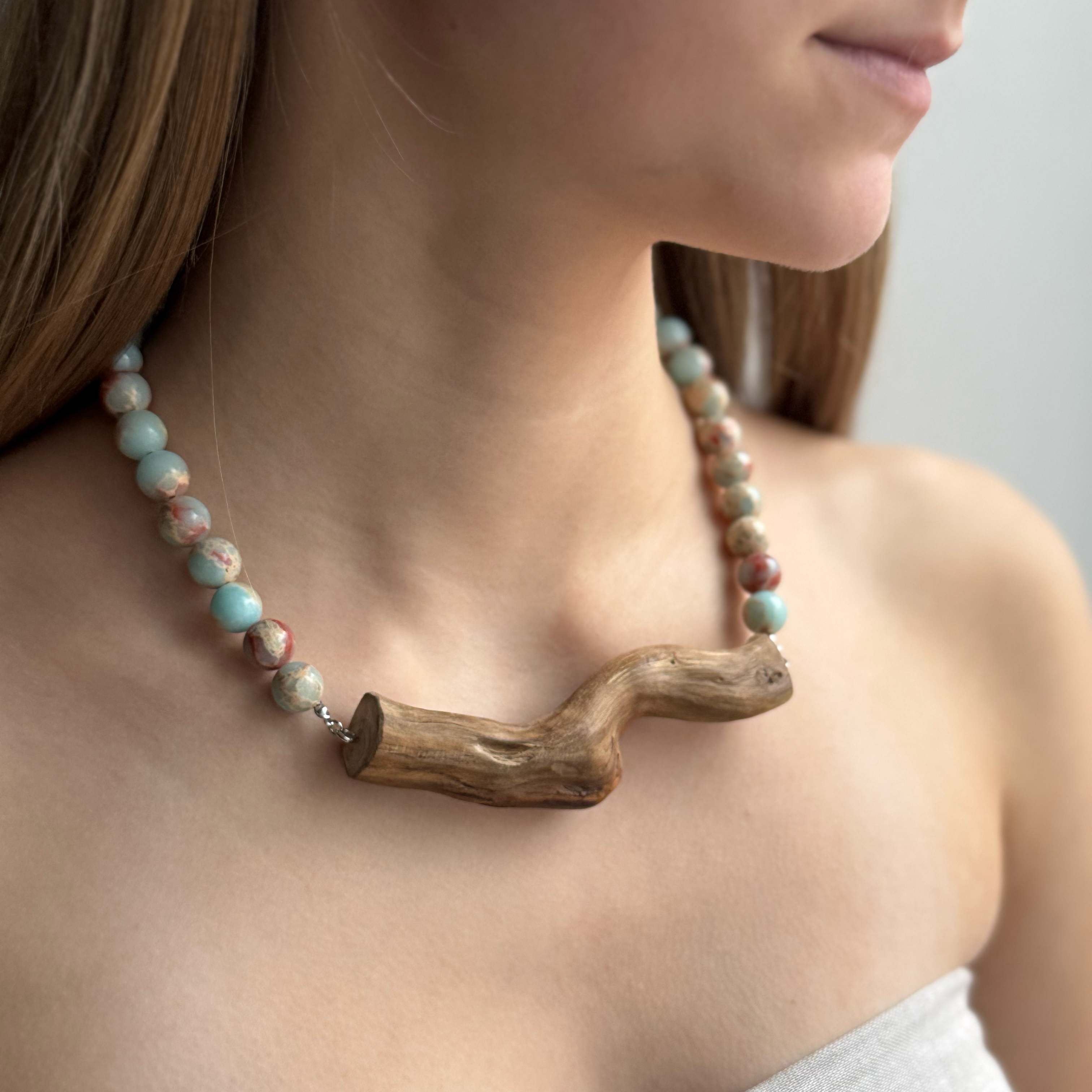 Легкое волнение Колье, дрифтвуд, варисцит