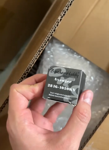 avenger 2816 1050KV 9