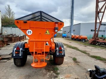 Пескоразбрасыватель прицепной