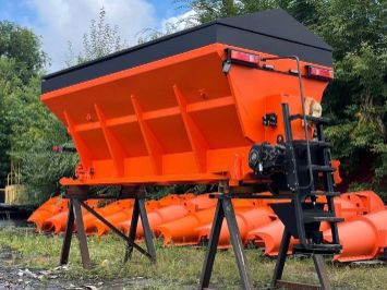 Пескоразбрасыватель в кузов самосвала