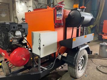 Заливщик швов битумный