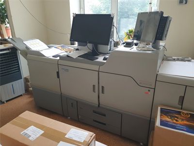 Цифровая печатная машина Heidelberg Versafire в типографии Москвы: высокая детализация и спецэффекты для полиграфии.