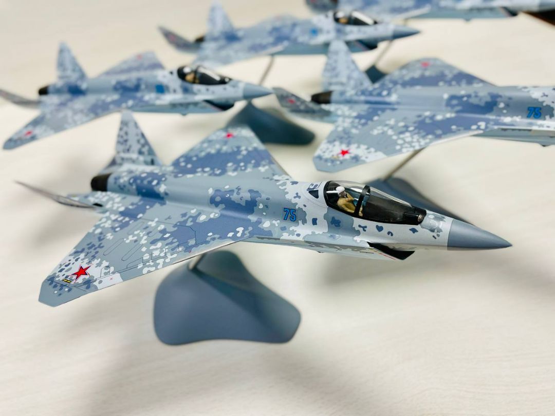 Модель самолета СУ-75 1:48