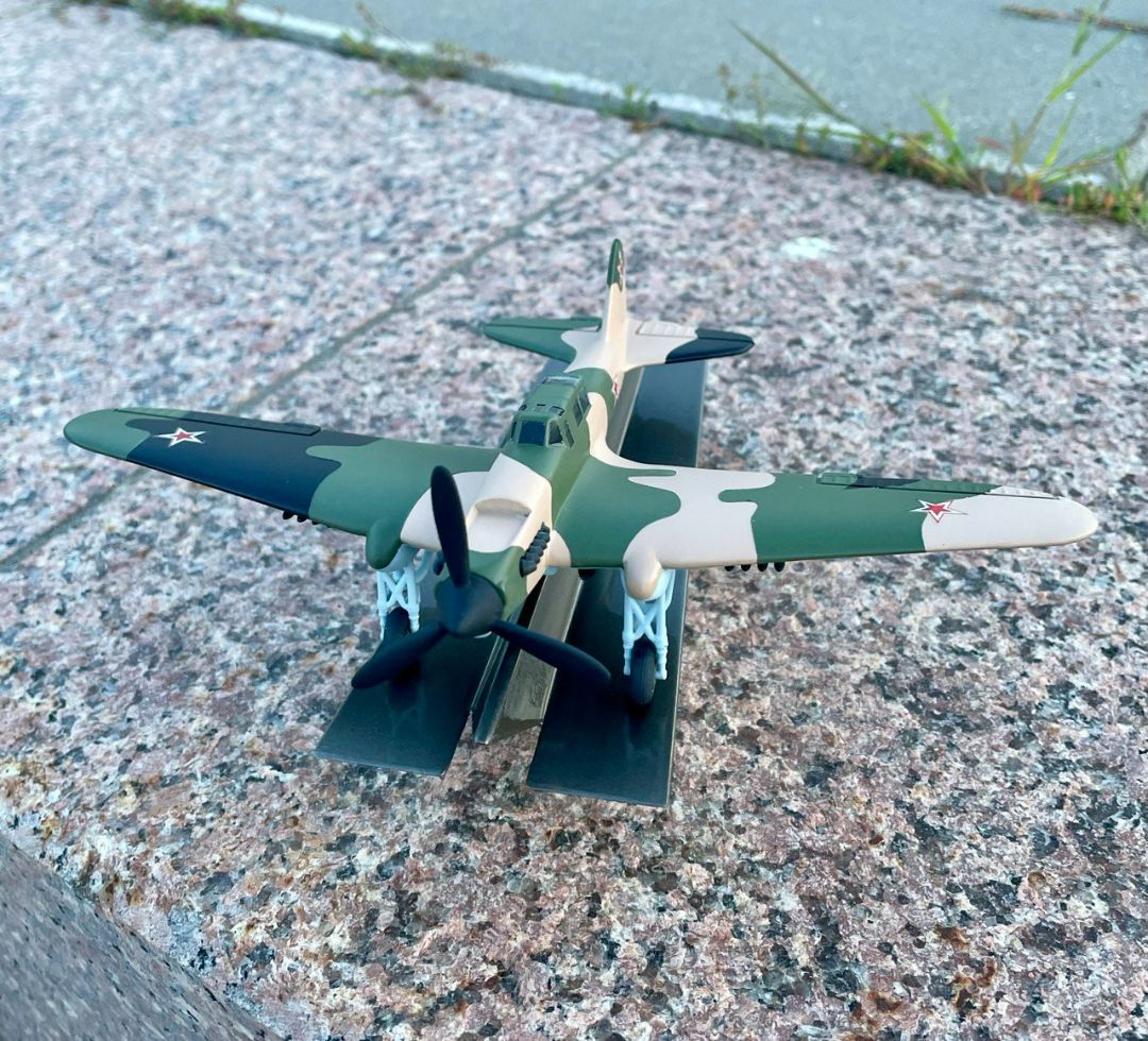 Модель "Памятник штурмовику ИЛ-2" 1:72
