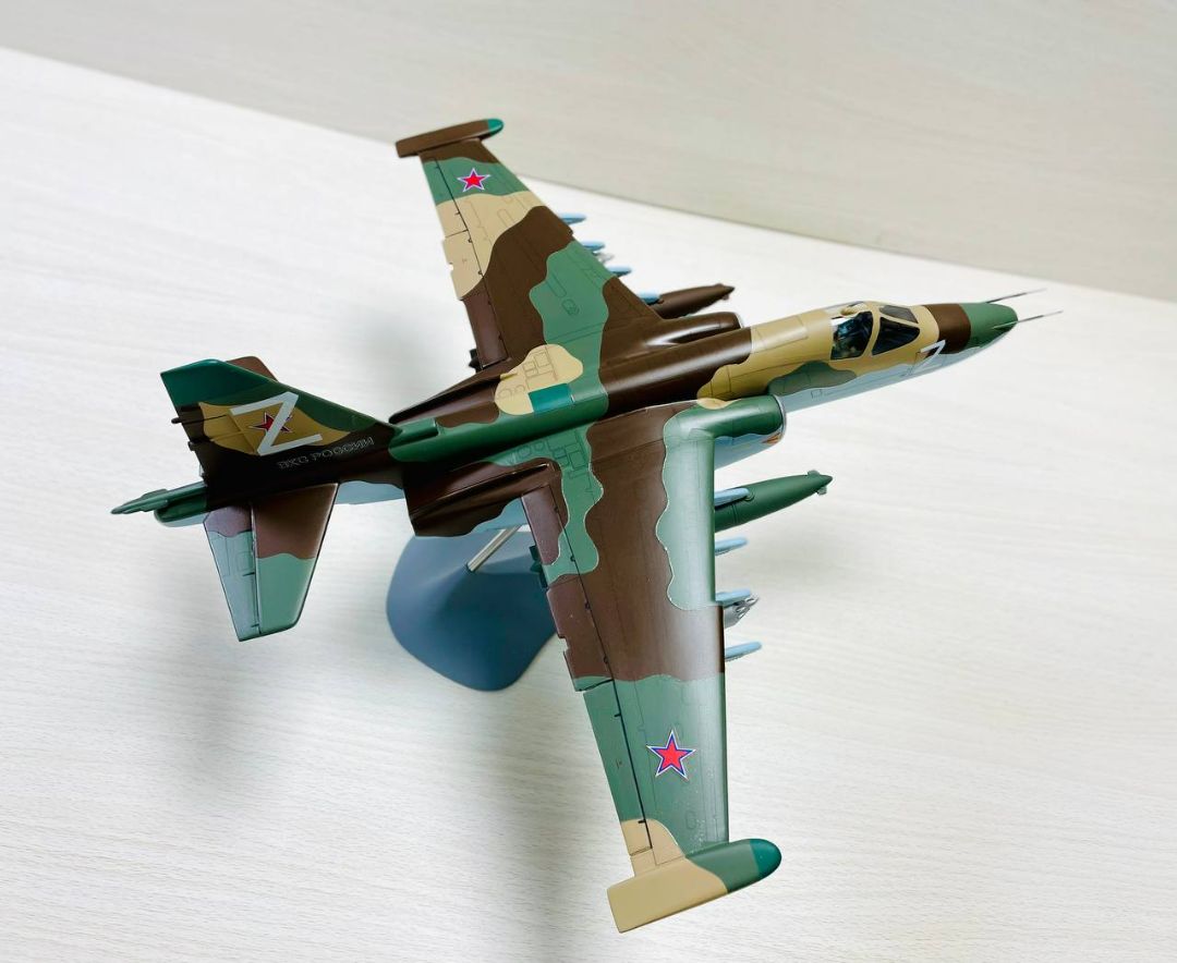 Модель самолета СУ-25 1:32
