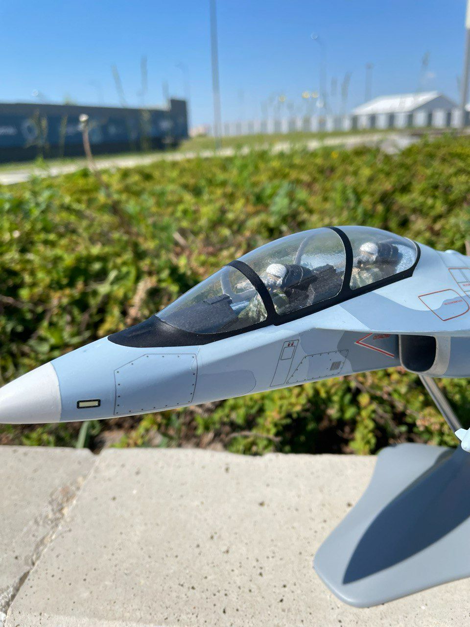 Модель самолета ЯК-130 1:32