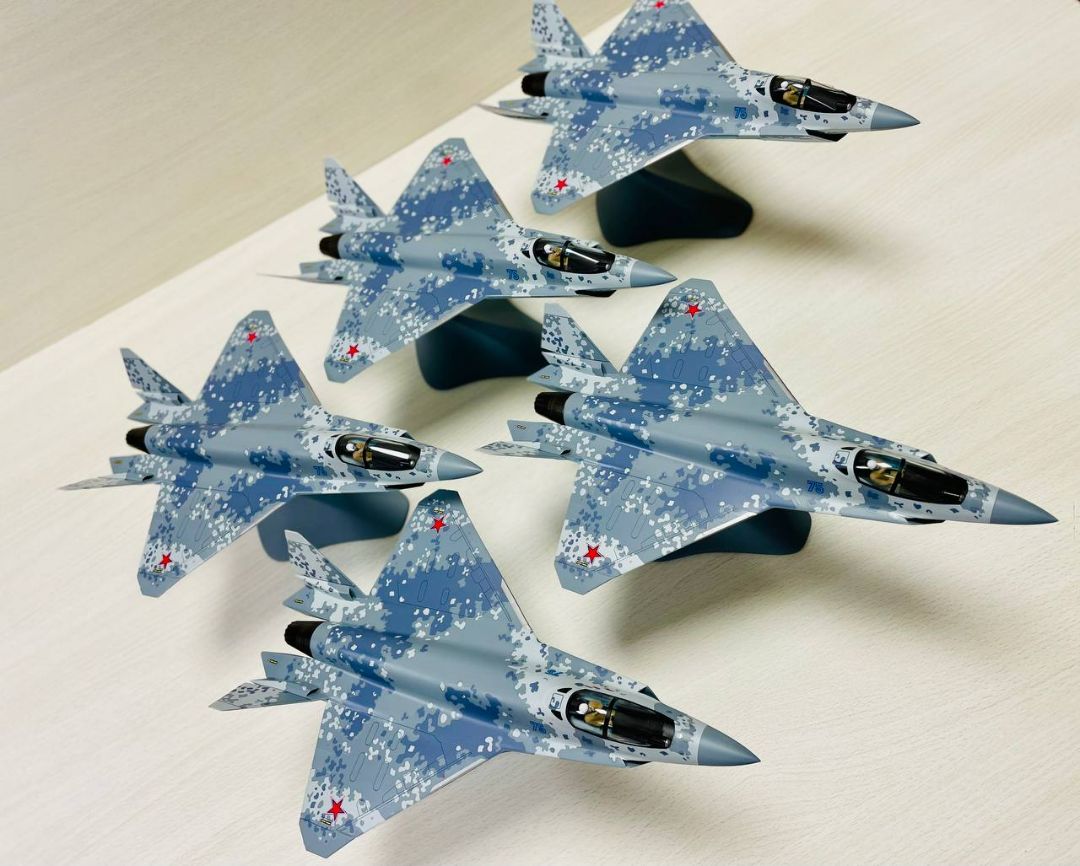Модель самолета СУ-75 1:48