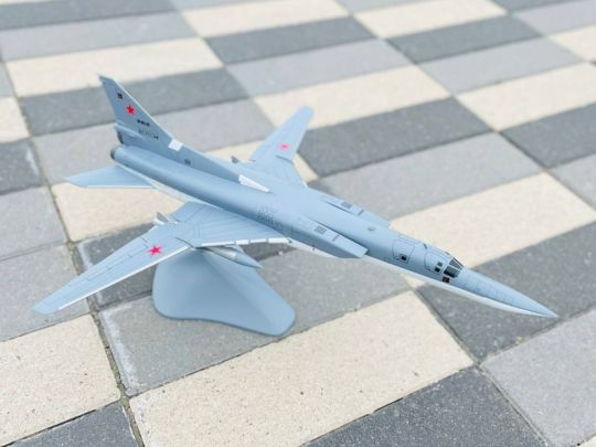 модель самолета ТУ-22М3