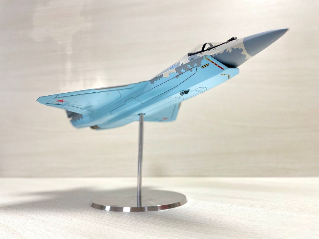 Модель самолета СУ-75 1:48