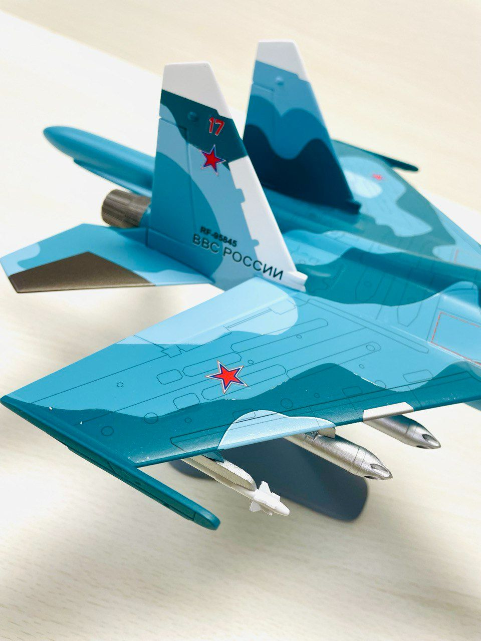 Модель самолета СУ-34 1:48