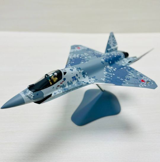 модель самолета су-75 1:48