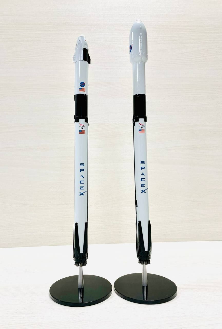 Модель ракеты-носителя "Falcon 9" 1:144