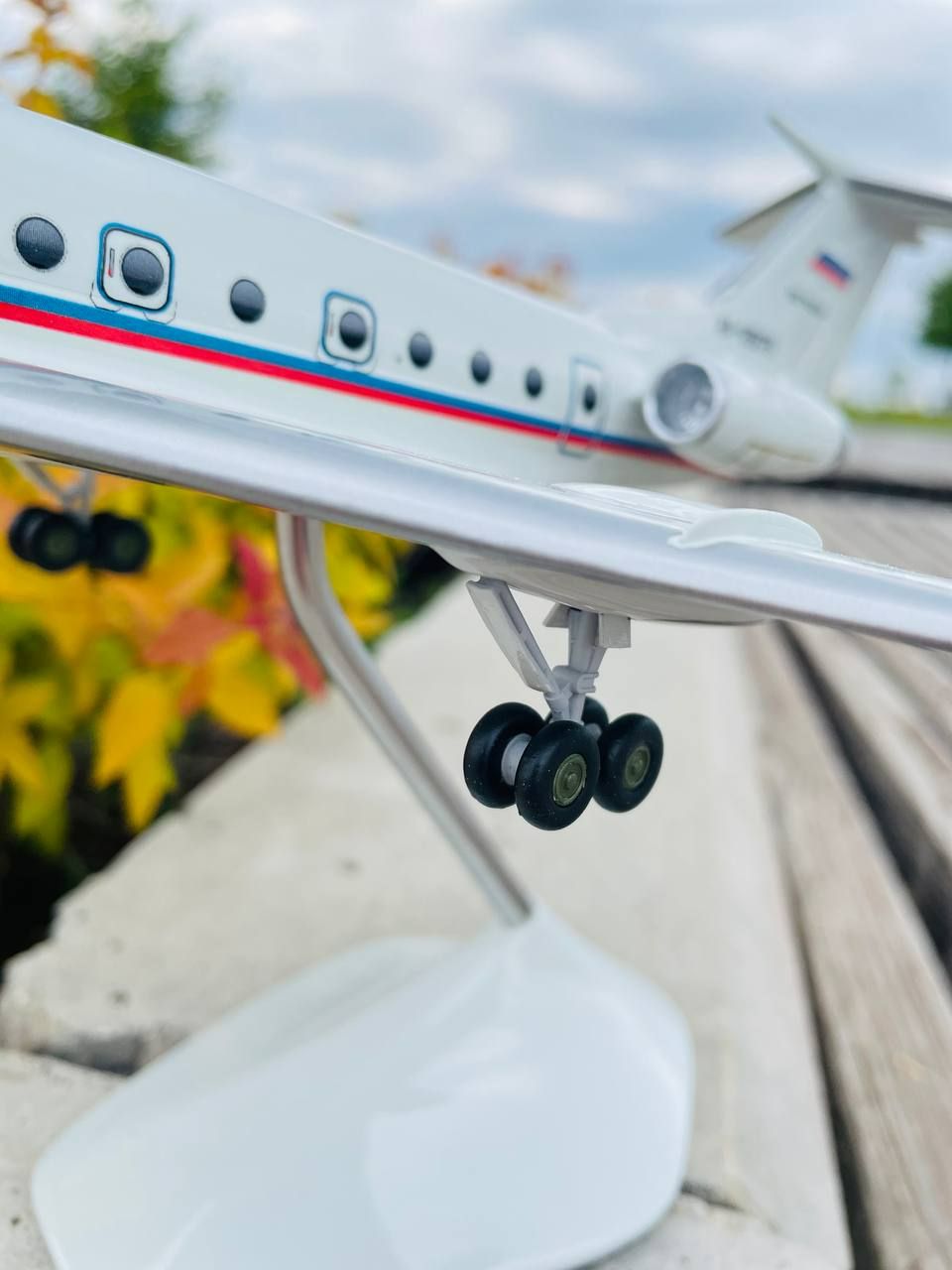Модель самолета ТУ-134А 1:100