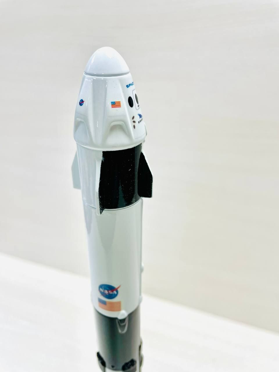 Модель ракеты-носителя "Falcon 9" 1:144