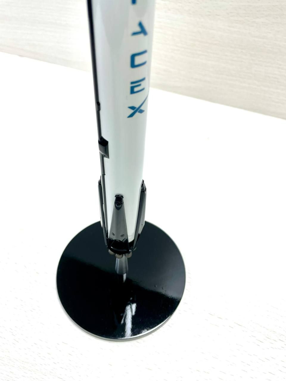 Модель ракеты-носителя "Falcon 9" 1:144