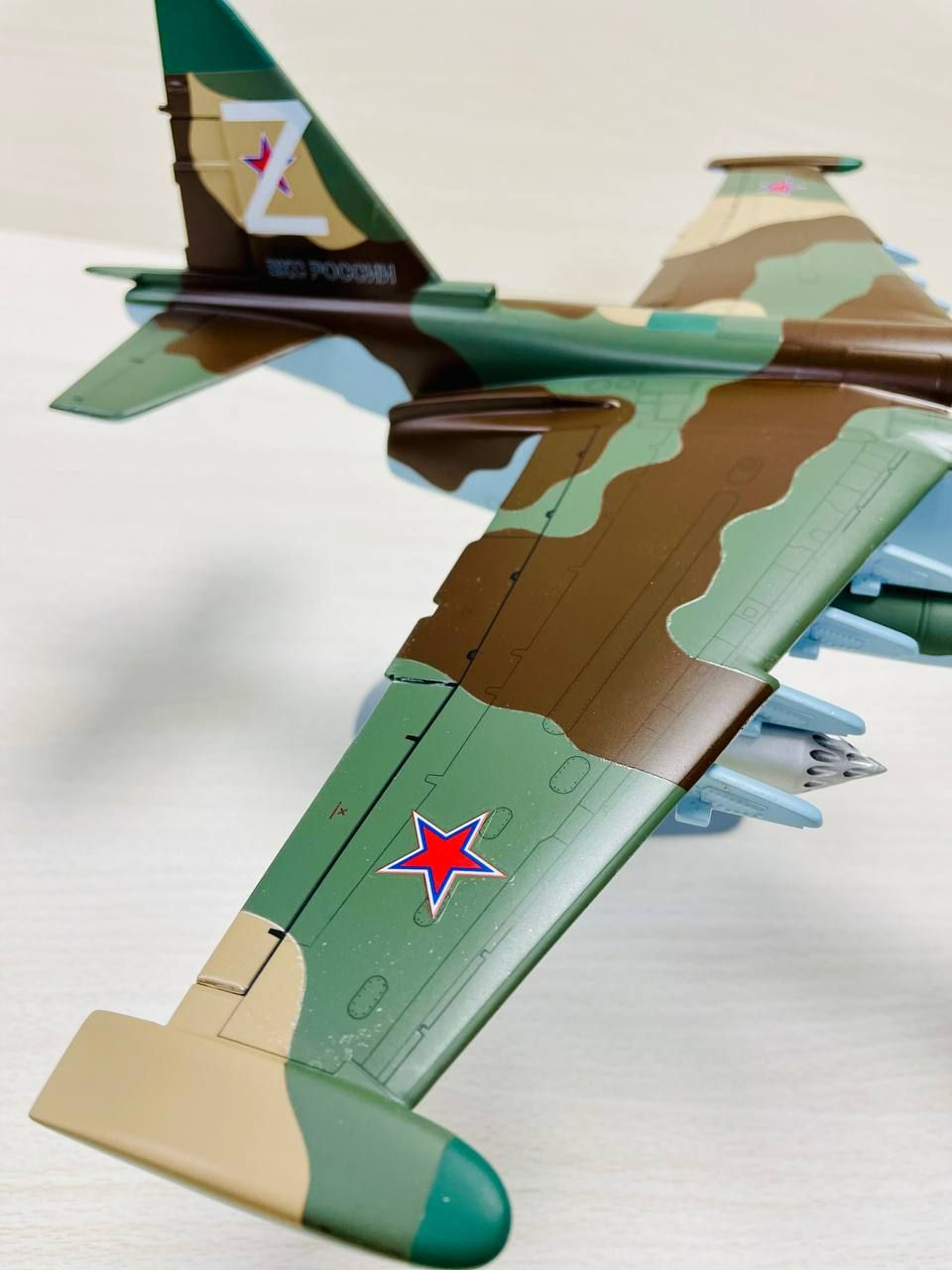 Модель самолета СУ-25 1:32