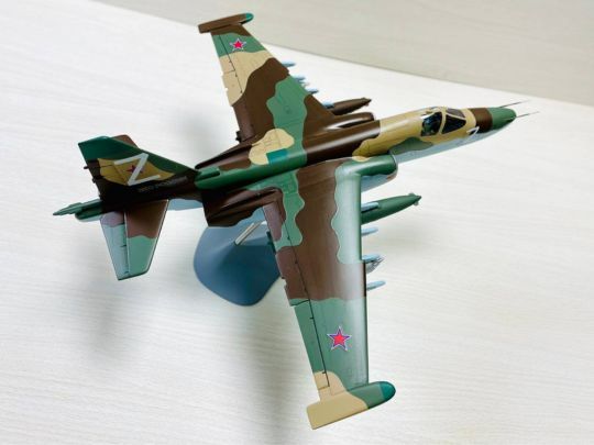 модель самолета су-25