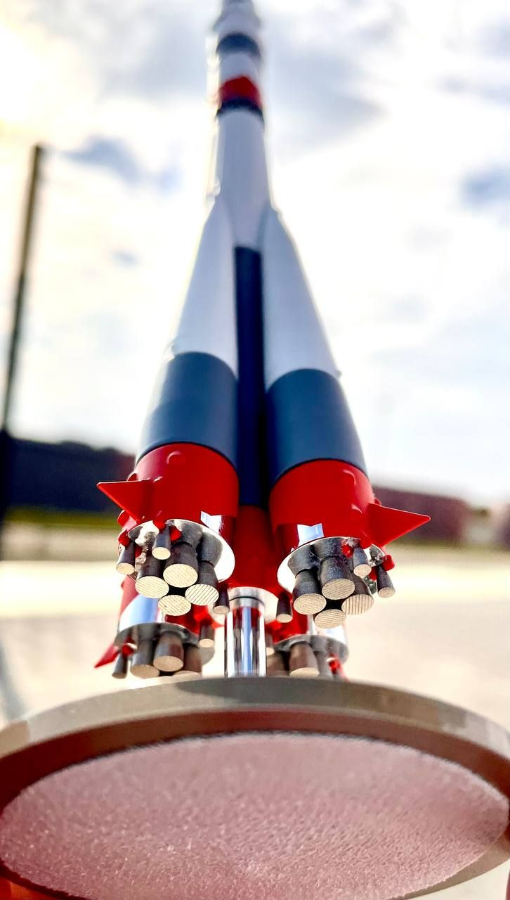 Модель ракеты-носителя "Союз" 1:200