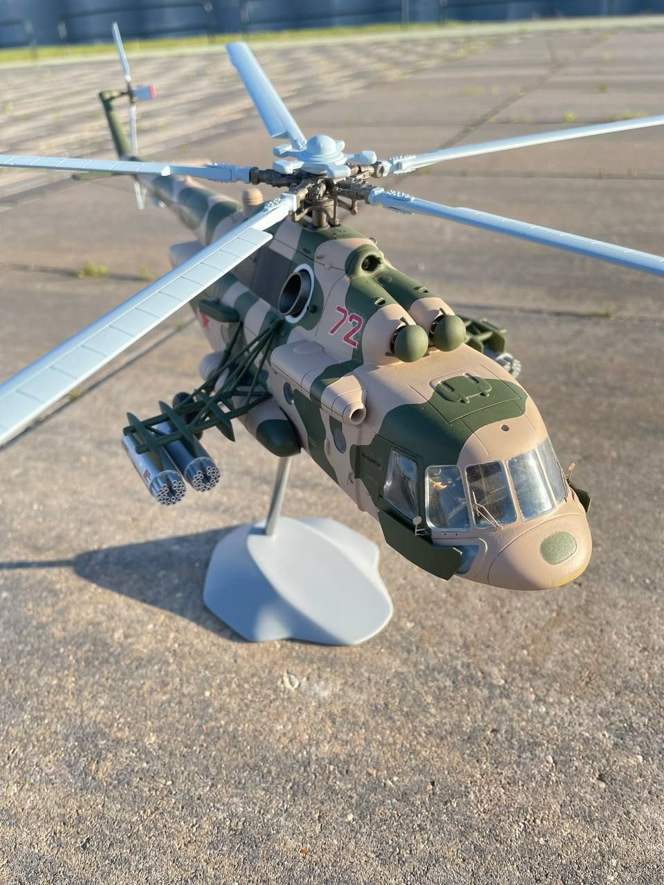 Модель вертолета МИ-8 1:48