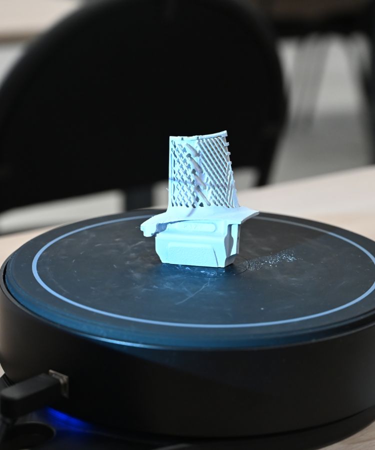 Сканирование лопатки на 3D сканере