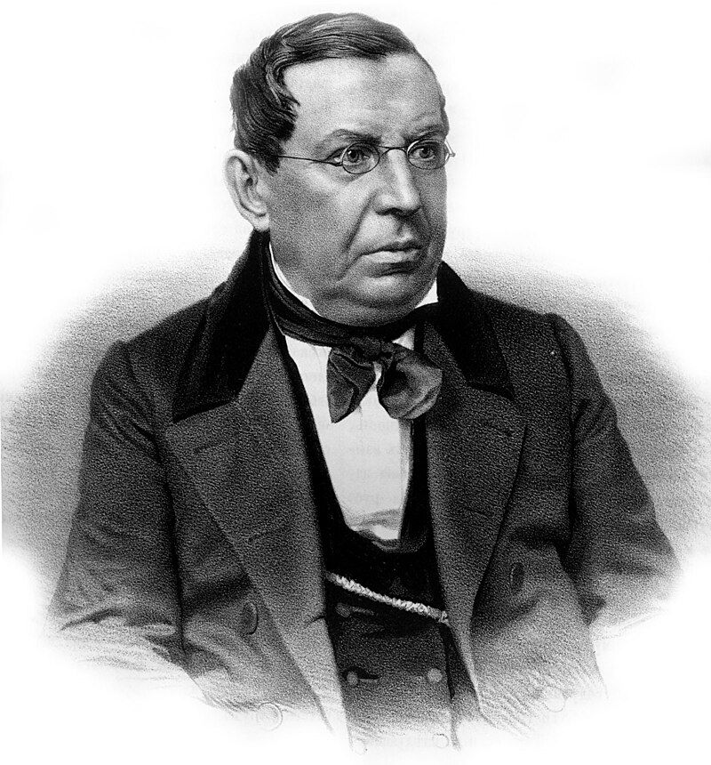 Николай Герасимович Устрялов. С фотографии петербургского фотографа-портретиста швейцарского происхождения, одного из основоположников русской школы художественной фотографии, живописца Андрея (Генриха) Ивановича Деньера (1820 – 1892). Литография русского гравёра и литографа, портретиста и иллюстратора Александра Эрнестовича Мюнстера (1824 – 1908). Источник изображения: https://ru.wikipedia.org/